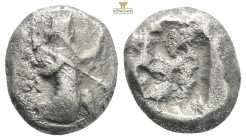 ACHAEMENID EMPIRE. Time of Artaxerxes I to Artaxerxes II (Circa 450-375 BC). Siglos. Sardes .
Obv: Persian king in kneeling-running stance right, hold...