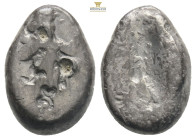 ACHAEMENID EMPIRE. Time of Artaxerxes I to Artaxerxes II (Circa 450-375 BC). Siglos. Sardes .
Obv: Persian king in kneeling-running stance right, hold...