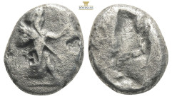 ACHAEMENID EMPIRE. Time of Artaxerxes I to Artaxerxes II (Circa 450-375 BC). Siglos. Sardes .
Obv: Persian king in kneeling-running stance right, hold...