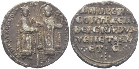 VENEZIA
Andrea Contarini Doge LX, 1368-1382.
Bolla plumbea.
Dr. ANDR’•9TARENO•DVX - S MARCVS. Il doge stante, di tre quarti, tiene con la mano d. i...