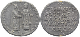 VENEZIA
Francesco Foscari Doge LXV, 1423-1457.
Bolla plumbea di Primo Tipo.
Dr. FRAC•FOSCARI•DVX• - •S• MARCVS •. Il doge stante, di tre quarti, ti...