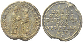 VENEZIA
Andrea Gritti Doge LXXVII, 1523-1532.
Bolla plumbea.
Dr. •S•M•VENET• (lungo l’asta) DVX - AND•GRITI•. San Marco, stante verso s., tiene con...