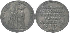 VENEZIA
Pasquale Cicogna Doge LXXXVIII, 1585-1595.
Bolla in argento pieno.
Dr. S•M•VENET• (lungo l’asta) DVX - PASC•CICONIA•. San Marco, stante ver...