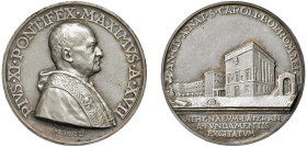 PIO XI (1922-1939) - Nuovo ateneo lateranense, Anno XVII
Argento
Diam. 44 mm - Peso 39,64 gr.
Bartolotti E.938
q.FDC