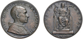 PIO XII (1939-1958) - Esortazione alla pace, anno II
Bronzo
Diam. 44 mm - Peso 35,68 gr.
Bartolotti E.940
q.FDC