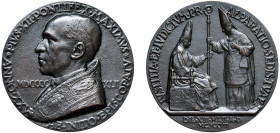 PIO XII (1939-1958) - 25° anniversario consacrazione episcopale, 1942
Bronzo fuso e patinato
Diam. 60 mm - Peso 66,38 gr.
Cusumano-Modesti 27
q.FD...