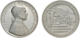 PIO XII (1939-1958) - Festa del lavoro cristiano, anno XVIII
Argento
Diam. 44 mm - Peso 35,11 gr.
Bartolotti E.956
q.FDC/FDC