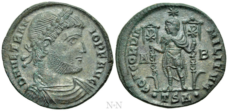 VETRANIO (350). Ae. Thessalonica. 

Obv: D N VETRANIO P F AVG. 
Laureate, dra...