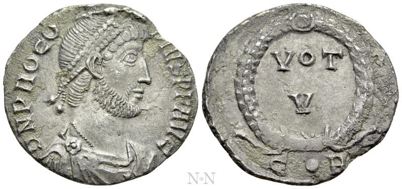 PROCOPIUS (365-366). Siliqua. Constantinople. 

Obv: D N PROCOPIVS P F AVG. 
...
