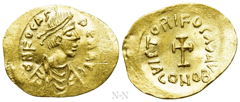 PHOCAS (602-610). GOLD Tremissis. Constantinople. 

Obv: δ N FOCAS PЄR AVG. 
...
