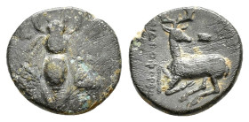 IONIA. Ephesos.(4th century BC).Ae.

Obv : Ε - Φ.
Bee.

Rev : ΔΗΜΟΦΩ.
Stag kneeling left, head right; astragalos above.
SNG Copenhagen 247.

Condition...