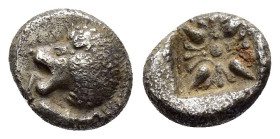 IONIA. Miletos.(Late 6th-early 5th centuries BC).Obol.

Obv : Head of lion left.

Rev : Stellate pattern within incuse square.
SNG Kayhan I 476-482.

...