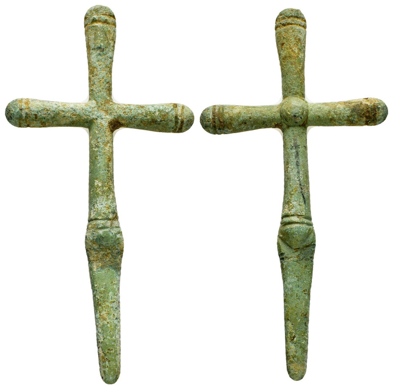 BYZANTINE EMPIRE.Bronze Cross.(8th-10th century).Ae.

Condition : Good very fine...