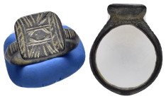 ANCIENT BYZANTINE BRONZE RING.(3rd–4th centuries).Ae.

Condition : Good very fine.

Weight : 68 gr
Diameter : 27 mm