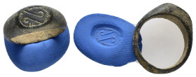 ANCIENT BYZANTINE BRONZE RING.(3rd–4th centuries).Ae.

Condition : Good very fine.

Weight : 6.15 gr
Diameter : 19 mm