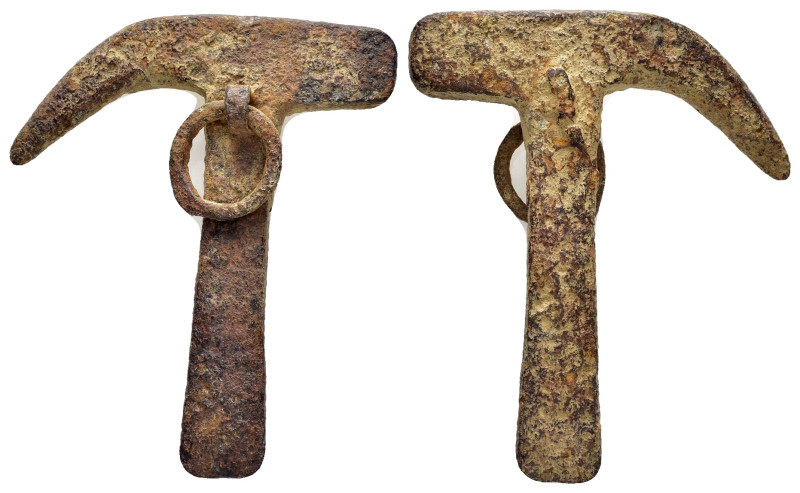 ANCIENT ROMAN BRONZE HAMMER.(1st- 3rd Century).Ae.

Condition : Good very fine.
...