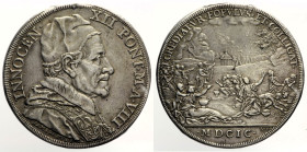 ROMA Stato Pontificio Innocenzo XII (1691-1700) Piastra 1699 AN VIII raffigurante la caduta della manna Munt 51/17 R AG gr. 31,98 traccia di appiccagn...