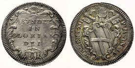 Roma Stato Pontificio Clemente XII (1730-1740) Giulio A. IV - Munt. 100 AG, gr. 2,71 RR Splendida patina di antica raccolta, ex Collezione ANPB

qFD...