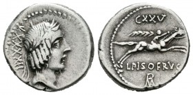 Calpurnia. Denario. 90-89 a.C. Roma. (Ffc-240). (Cal-306). Anv.: Cabeza laureada de Apolo a derecha, detrás número. Rev.: Jinete con palma galopando a...