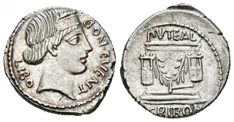 Scribonia. Denario. 62 a.C. Roma. (Ffc-1102). (Craw-416/1a). (Cal-1102). Anv.: C...