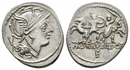 Servilia. Denario. 100 a.C. Norte de Italia. (Ffc-1117). (Craw-327/1). (Cal-1276). Anv.: Cabeza de Roma a derecha, detrás letra griega. Rev.: Dos guer...