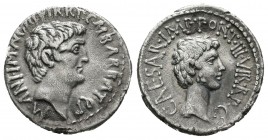 Marco Antonio y Octaviano. Denario. 39 a.C. Ephesus. (Ffc-8). (Craw-517/2). (Ch-8). Anv.: M ANT IMP AVG III VIR RPC M BARBAT QP. Cabeza descubierta de...