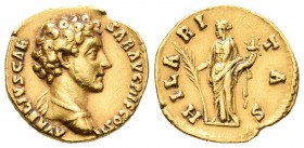 Marco Aurelio. Áureo. 145 d.C. Roma. (Spink-4763 variante). (Ric-432b). (Cal-1863). Anv.: AVRELIVS CAESAR AVG P II F COS II. Busto acorazado de Marco ...
