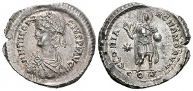 Teodosio II. Miliarense. 408-420 d.C. Constantinopla. (Ric-370). Anv.: D N THEODOSIVS PF AVG. Busto revestido a izquierda con diadema de perlas. Rev.:...