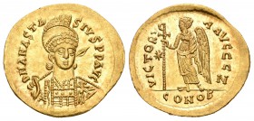 Anastasio. Sólido. 491-518 d.C. Constantinopla. (S-5). (Ratto-321). Rev.: VICTORIA AVGGG N / CONOB. Victoria en pie a izquierda con cruz larga, estrel...