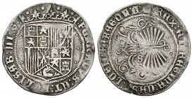 Fernando e Isabel (1474-1504). 1 real. Sevilla. (Cal-365 variante). (LF-F6.7.1 variante). Ag. 3,22 g. Escudo flanqueado por tres puntos a cada lado. V...