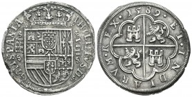 Felipe II (1556-1598). 8 reales. 1589. Segovia. (Cal-196 mismos rodillos). Ag. 26,62 g. HISPANIA INDIARVM. Acueducto de tres arcos de dos pisos y escu...