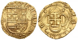 Felipe II (1556-1598). 4 escudos. Sevilla. (Cal-11). (Tauler-11). Au. 13,47 g. Escudo entre S/d cuadrada y III. Visible el nombre y numeral del rey. M...