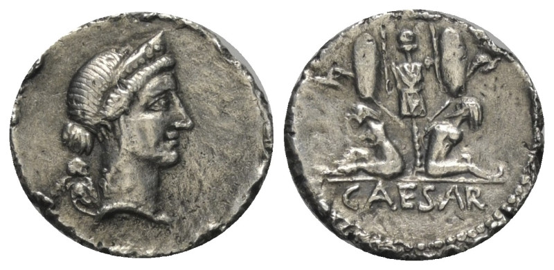 C. Iulius Caesar.

 Denar (Silber). 46 - 45 v. Chr. Feldmünzstätte in Spanien....