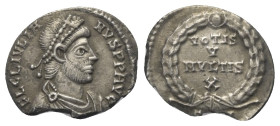 Iulianus II. Apostata (360 - 363 n. Chr.).

 Siliqua (Silber). 361 - 363 n. Chr. Sirmium (?).
Vs: FL CL IVLIAN - VS P F AVG. Büste mit Perldiadem, ...