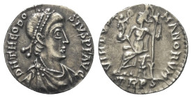 Theodosius I. (379 - 395 n. Chr.).

 Siliqua (Silber). 379 - 395 n. Chr. Trier.
Vs: D N THEODO - SIVS P F AVG. Büste mit Perldiadem, Paludament und...