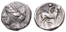 Antike Griechen
Kalabrien Taras, Nomos (7,28g), ca. 281-272 v. Chr.. Av: Nymphenkopf nach links. Rev: Nackter Reiter zu Pferd nach rechts, dahinter "...