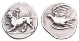 Antike Griechen
Sikyon Hemidrachme (2,78g), um 330 v. Chr. Av: Chimera nach links. Rev: Taube nach links. SNG Black Sea 890, ss.