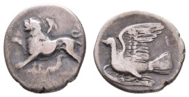 Antike Griechen
Sikyon Hemidrachme (2,69g), um 330 v. Chr. Av: Chimera nach links. Rev: Taube nach links. SNG Black Sea 890, s-ss.