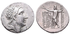 Antike Griechen
Bithynien Tetradrachme (16,30g), 97/96 v. Chr., Nikomedes III. Av: Kopf nach rechts. Rev: Stehender Zeus Stratios mit Zepter nach lin...
