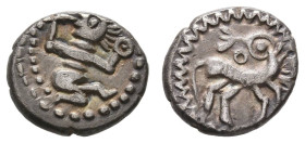 Antike Kelten
 Hessen und Rheinland, Quinar (1,51g), 1. Jh. v. Chr., Typ "Tanzendes Männlein". Av: Tanzendes Männlein. Rev: Pferd nach rechts. Forrer...
