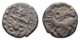 Antike Kelten
 Hessen und Rheinland, Quinar (1,21g), 1. Jh. v. Chr., Typ "Tanzendes Männlein". Av: Tanzendes Männlein. Rev: Stilisiertes Pferd nach l...