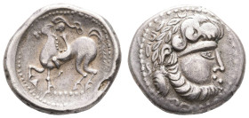 Antike Kelten
 Siebenbürgen, Tetradrachme (11,92g), ca. 2./1. Jh. v. Chr. Typ B-Reiter. Av: Stilisierter Zeuskopf nach rechts. Rev: Stilisierter Reit...
