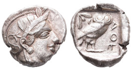 Antike Griechen
Attika Athen, Tetradrachme (16,78g), 403-365 v. Chr.. Av: Athenakopf mit attischem Helm nach rechts. Rev: Eule nach rechts, dahinter ...