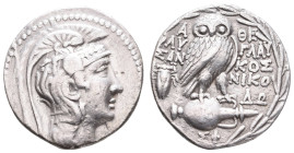 Antike Griechen
Attika Athen, Tetradrachme (16,51g), 159/158 v. Chr. Av: Athenakopf mit attischem Helm nach rechts. Rev: Eule auf Amphore nach rechts...