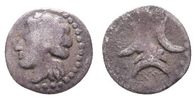 Antike Griechen
Kreta Kydonia, Obol (0,78g), 4. Jh. v. Chr. Av: Nymphenkopf nach links. Rev: Stierkopf umgeben von drei Mondsicheln. Svoronos Tf. IX,...