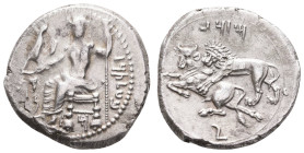 Antike Griechen
Kilikien Tarsus, Stater (10,81g), Mazaios, ca. 361-334 v. Chr. Av: Thronender Baaltars mit Adler, Ähre und Weinrebe. Rev: Löwe schläg...