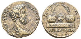 Antike Römer
Münzen der Römischen Provinzen Bithynien, Nikaia, Æ (14,56g), Commodus, 180-192. Av: Büste nach rechts, darum Umschrift. Rev: Zwei Preis...