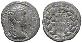 Antike Römer
Münzen der Römischen Provinzen Mysien, Kyzikos, Æ (10,74g), Commodus, 177-192. Av: Büste nach rechts, darum Umschrift. Rev: Kranz, darin...