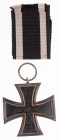 Auszeichnungen Deutscher Staaten bis 1933
 Preußen, Eisernes Kreuz 1914 2. Klasse, Herstellerpunze "KO" im Bandring, mit Band, OEK 1909, Zustand 2.