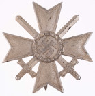 Allg. militärische Auszeichnungen 2. Weltkrieg
 Kriegsverdienstkreuz 1. Klasse mit Schwertern, ohne Hersteller, OEK 3833, Zustand 2.